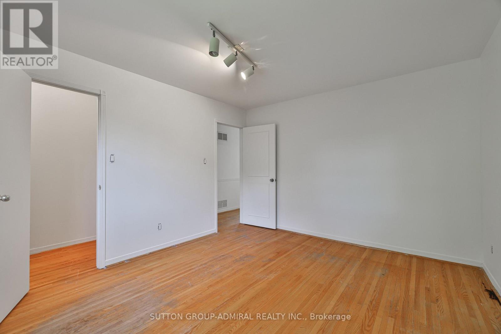 22 Cobblestone Drive, Markham, Ontario  L3T 4E4 - Photo 37 - N12436911