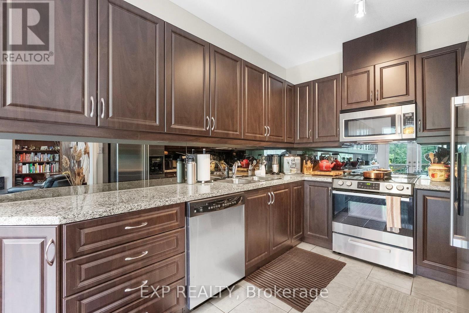24 - 450 Worthington Avenue, Richmond Hill, Ontario  L4E 0E5 - Photo 11 - N12436947
