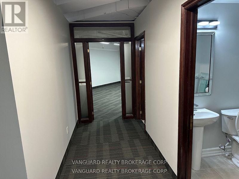 17 - 231 Millway Avenue, Vaughan, Ontario  L4K 3W7 - Photo 3 - N12436956