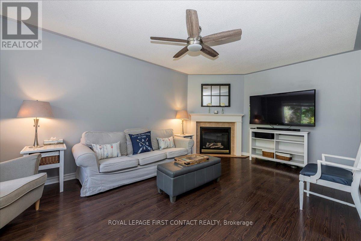 26 Kenwell Crescent, Barrie, Ontario  L4N 0A4 - Photo 12 - S12436798