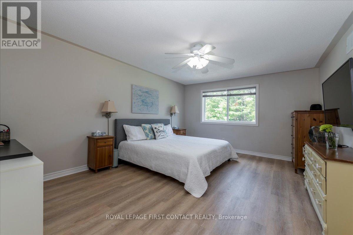 26 Kenwell Crescent, Barrie, Ontario  L4N 0A4 - Photo 15 - S12436798