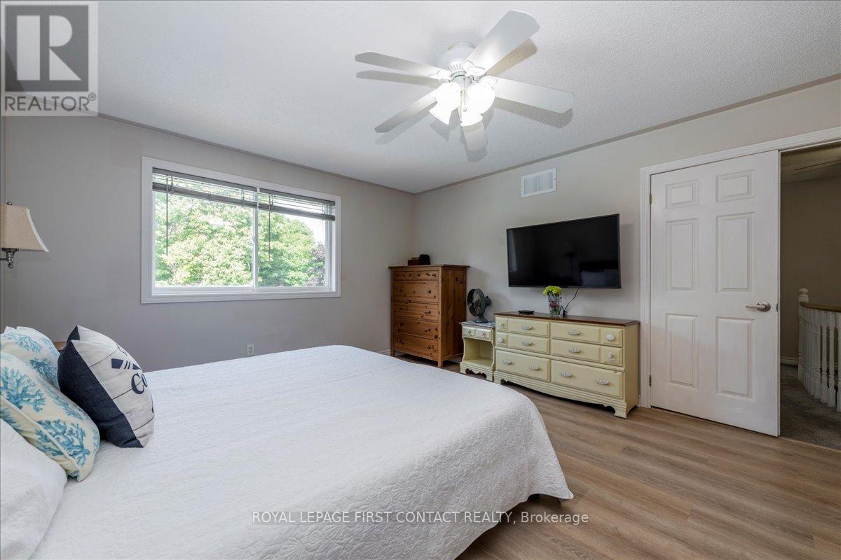 26 Kenwell Crescent, Barrie, Ontario  L4N 0A4 - Photo 16 - S12436798