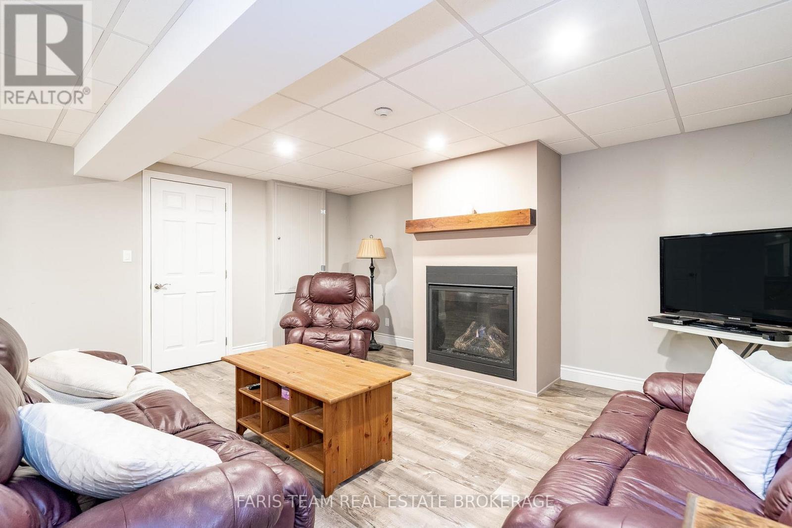 903 Victoria Street, Midland, Ontario  L4R 1B7 - Photo 32 - S12436965