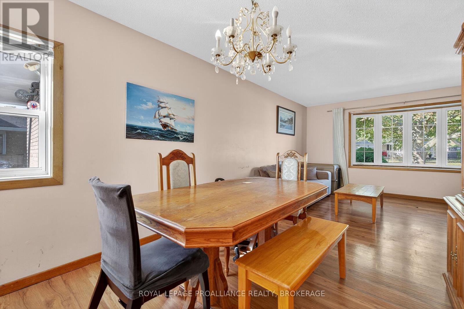 747 Laidlaw Crescent, Kingston, Ontario  K7M 5M3 - Photo 10 - X12437208