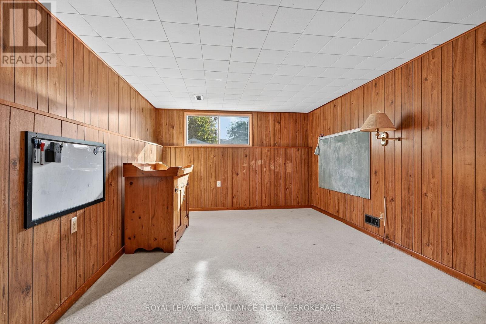 747 Laidlaw Crescent, Kingston, Ontario  K7M 5M3 - Photo 20 - X12437208