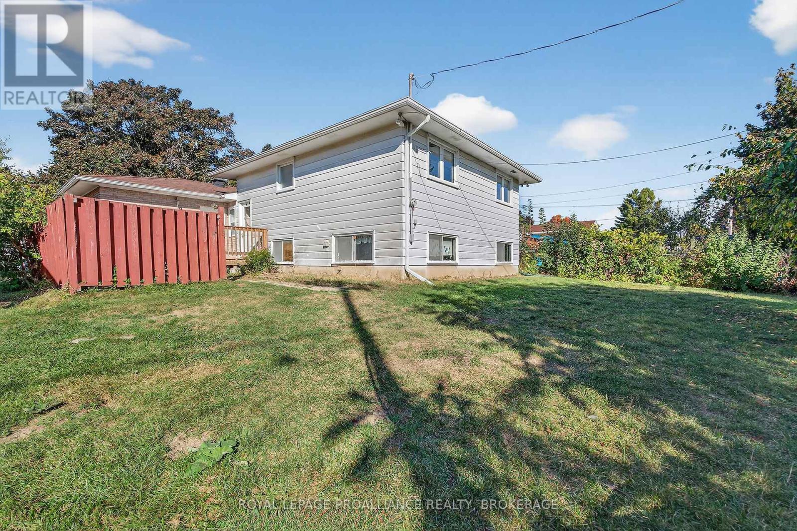 747 Laidlaw Crescent, Kingston, Ontario  K7M 5M3 - Photo 28 - X12437208