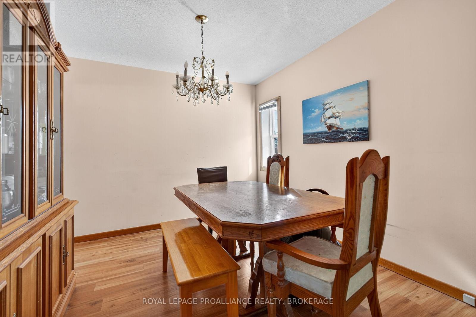 747 Laidlaw Crescent, Kingston, Ontario  K7M 5M3 - Photo 9 - X12437208