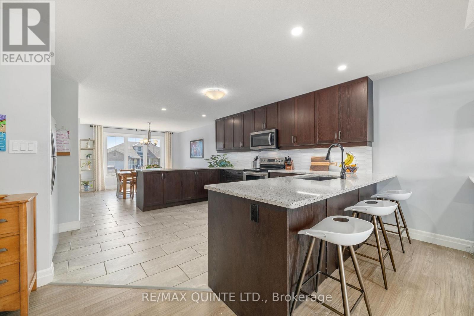 56 Mcintosh Crescent, Quinte West, Ontario  K8V 0G1 - Photo 11 - X12437308