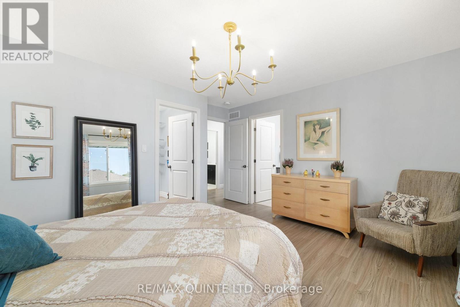 56 Mcintosh Crescent, Quinte West, Ontario  K8V 0G1 - Photo 17 - X12437308