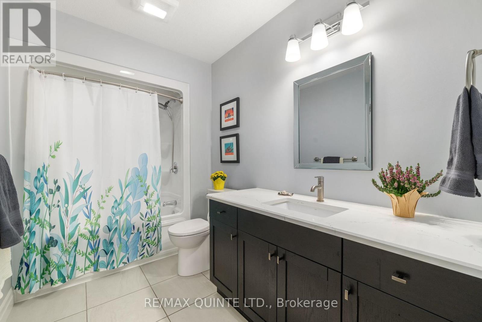 56 Mcintosh Crescent, Quinte West, Ontario  K8V 0G1 - Photo 21 - X12437308