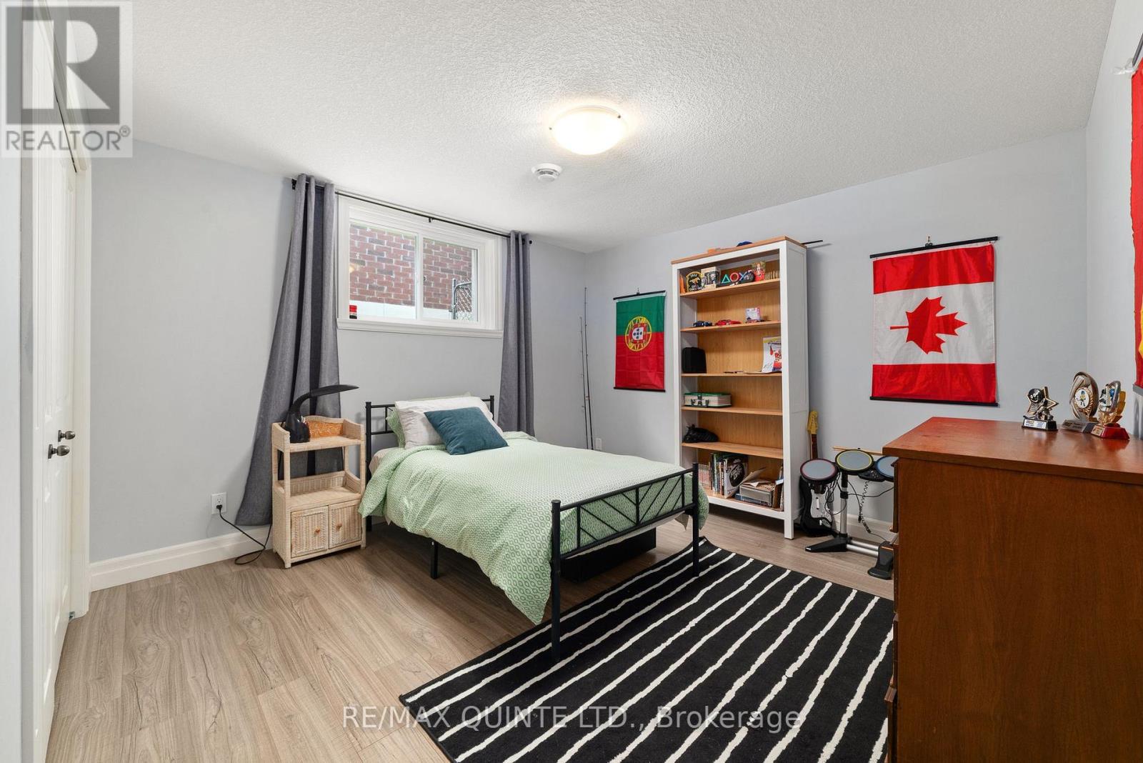 56 Mcintosh Crescent, Quinte West, Ontario  K8V 0G1 - Photo 23 - X12437308