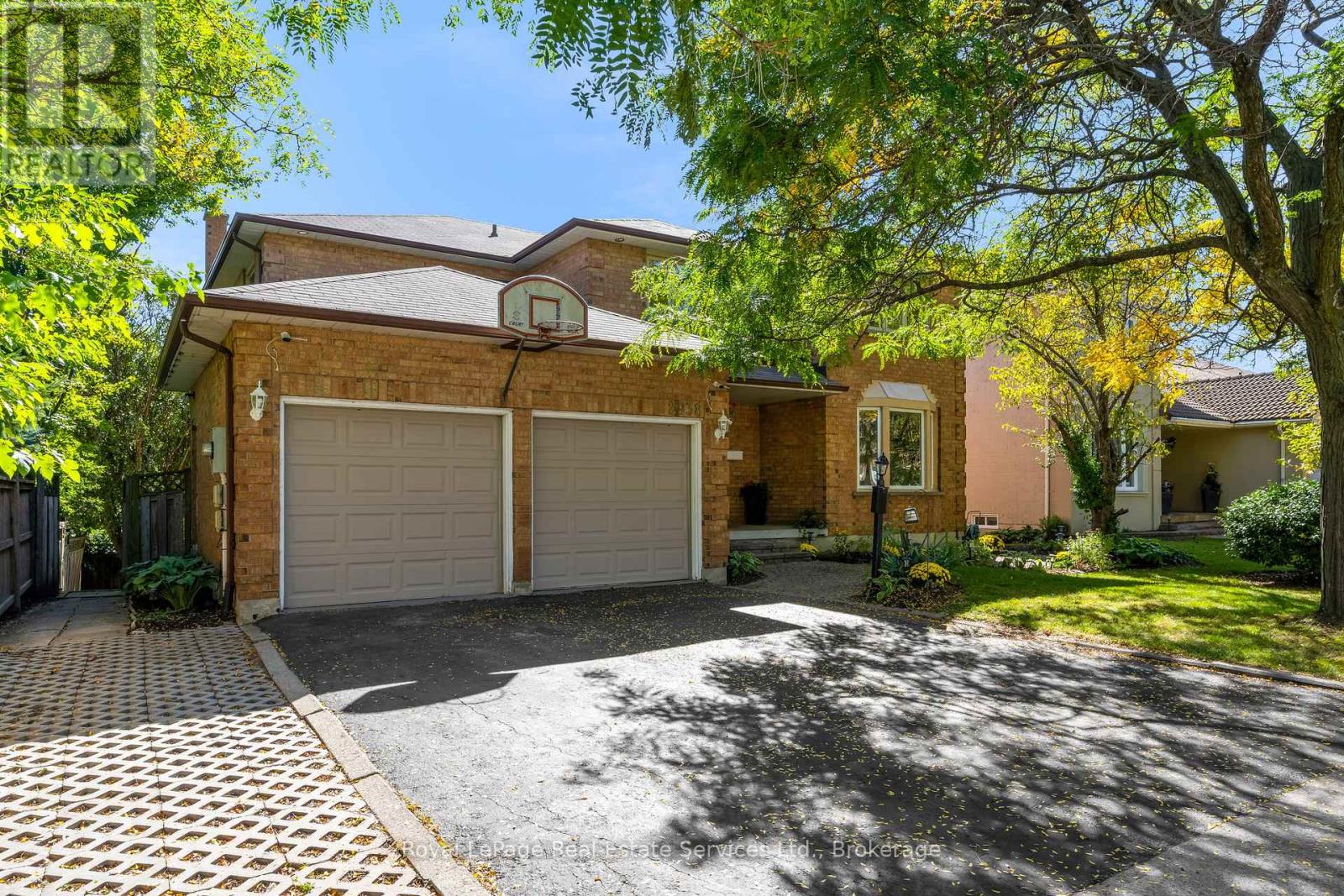 2938 MULBERRY DRIVE, Oakville, Ontario