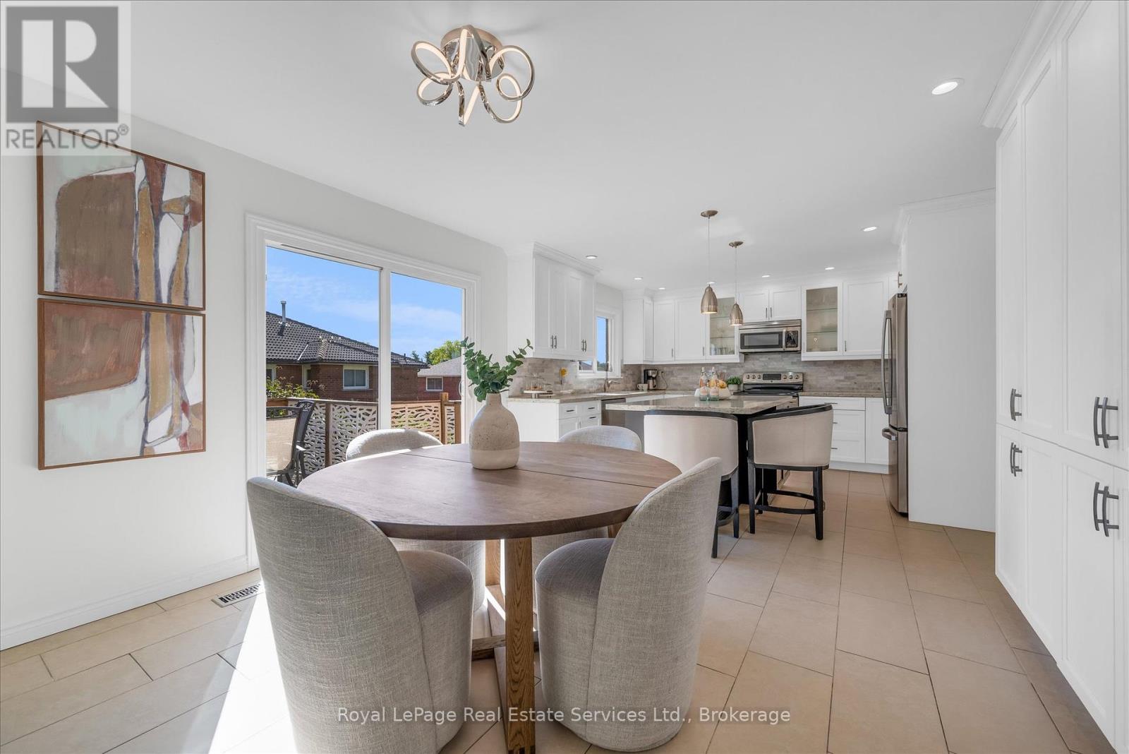 2938 Mulberry Drive, Oakville, Ontario  L6J 7H3 - Photo 16 - W12437159