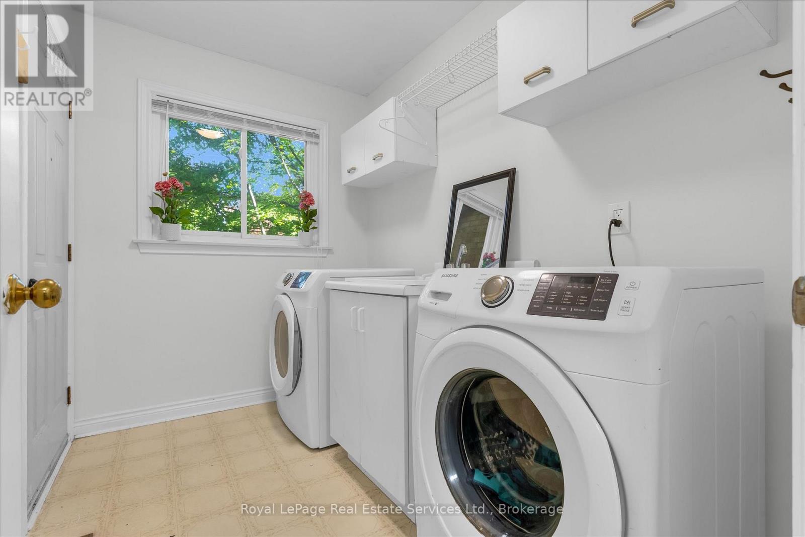 2938 Mulberry Drive, Oakville, Ontario  L6J 7H3 - Photo 19 - W12437159