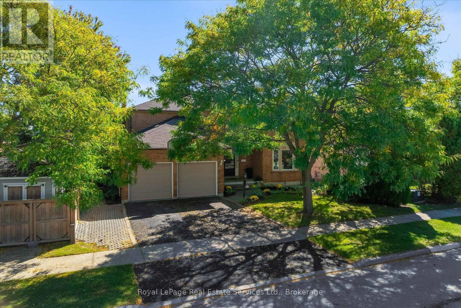 2938 Mulberry Drive, Oakville, Ontario  L6J 7H3 - Photo 2 - W12437159