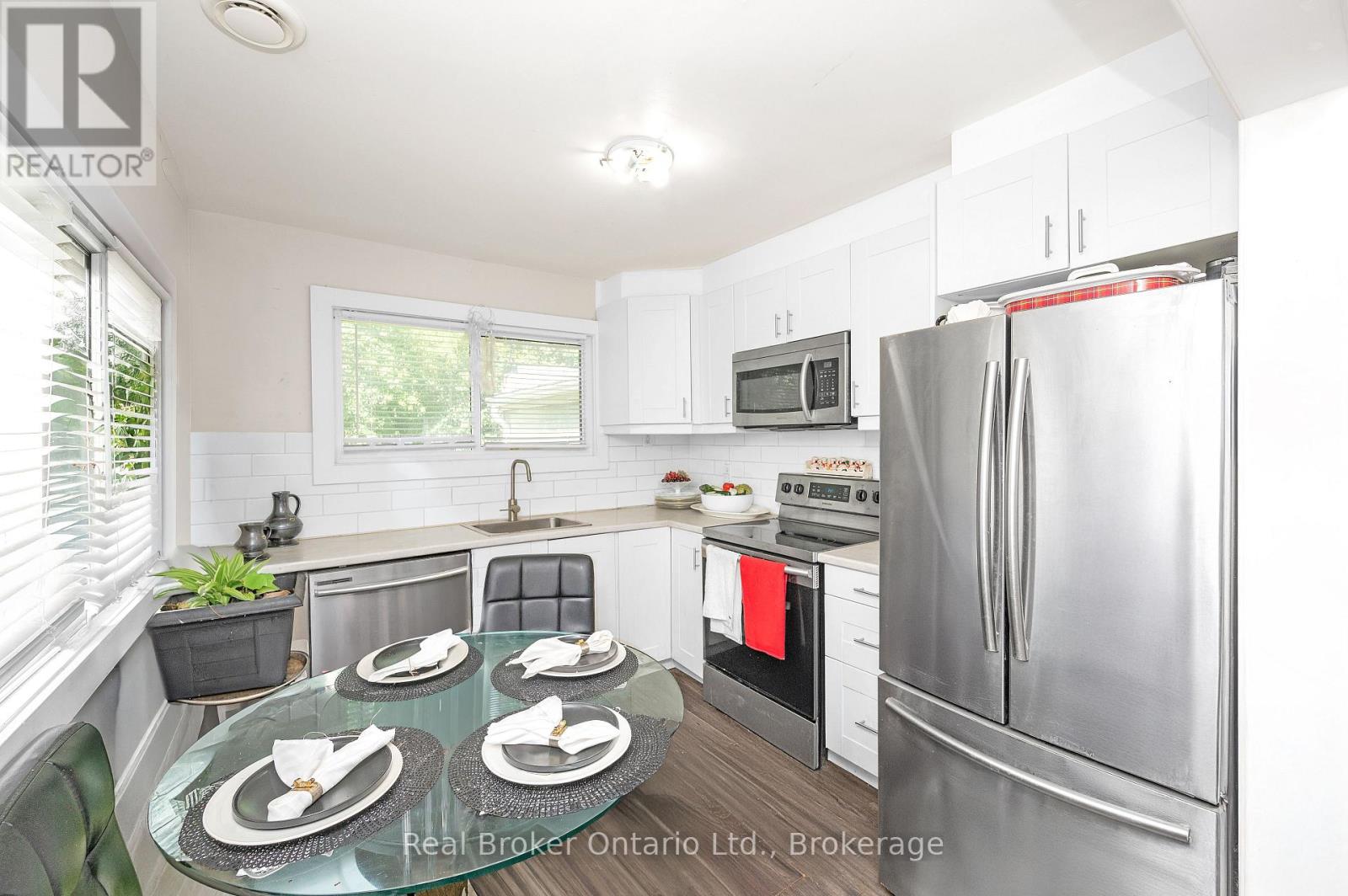 625 Sims Avenue, Fort Erie, Ontario  L2A 6B1 - Photo 10 - X12437150