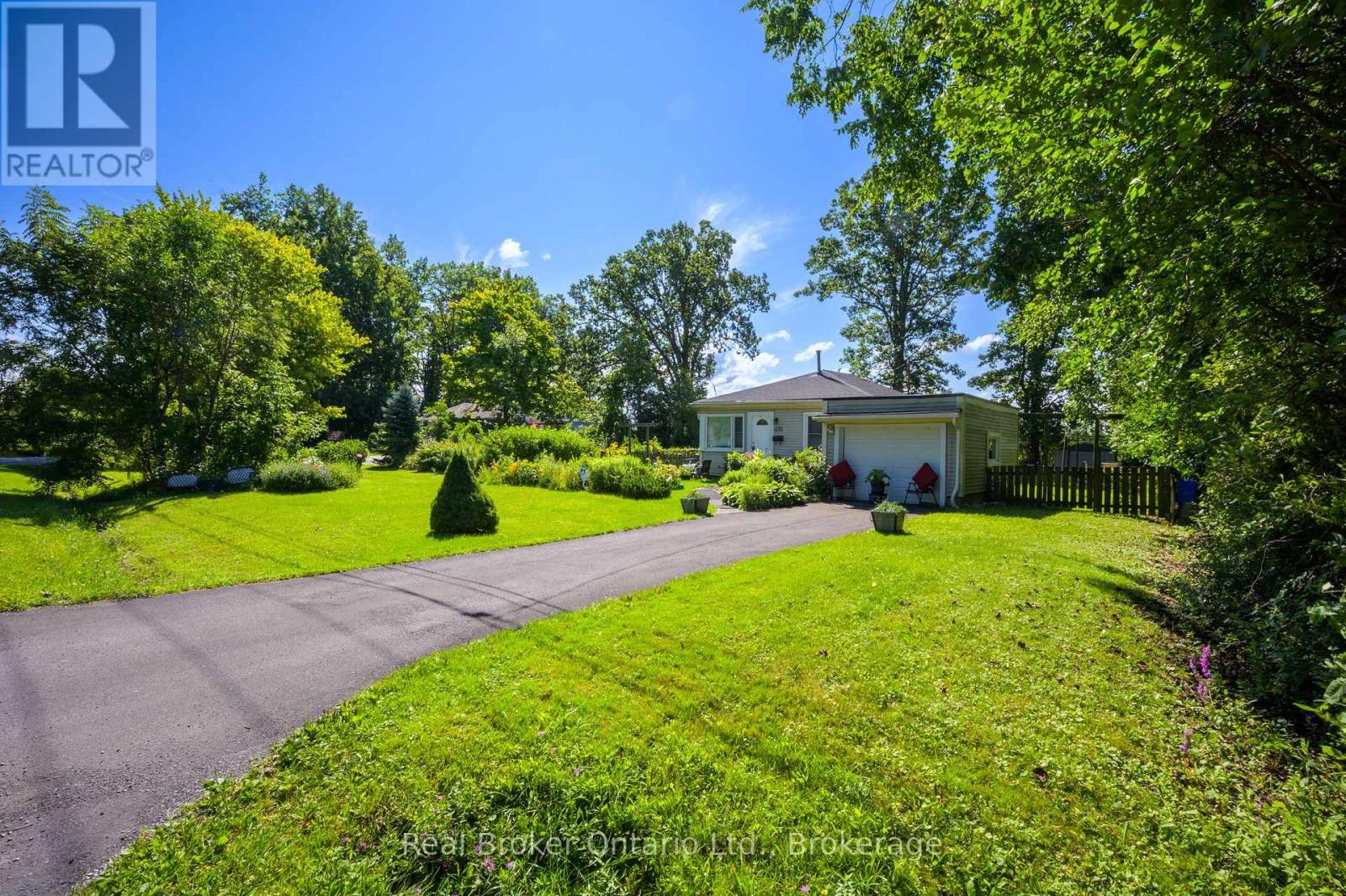 625 Sims Avenue, Fort Erie, Ontario  L2A 6B1 - Photo 3 - X12437150