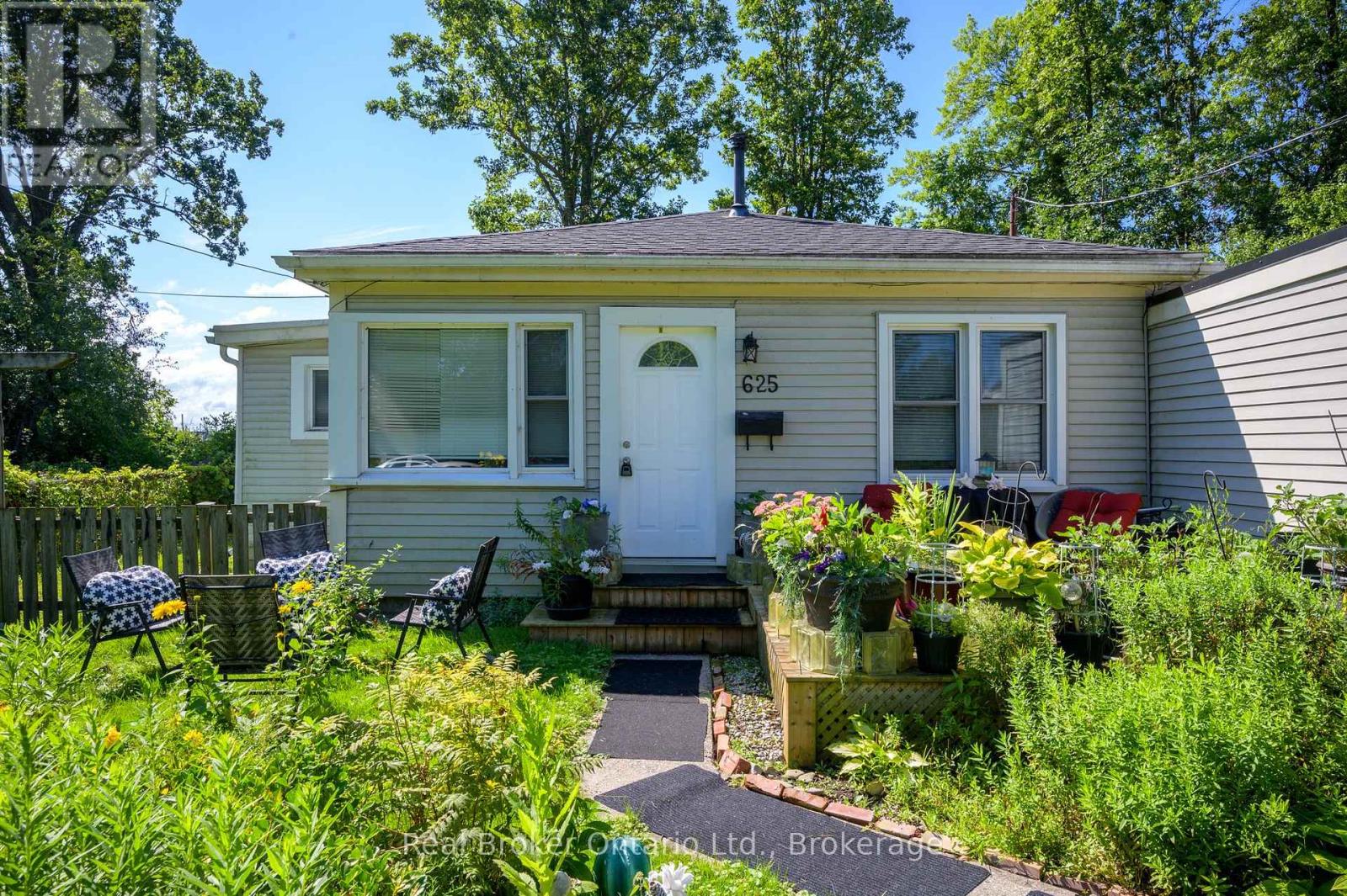 625 Sims Avenue, Fort Erie, Ontario  L2A 6B1 - Photo 4 - X12437150