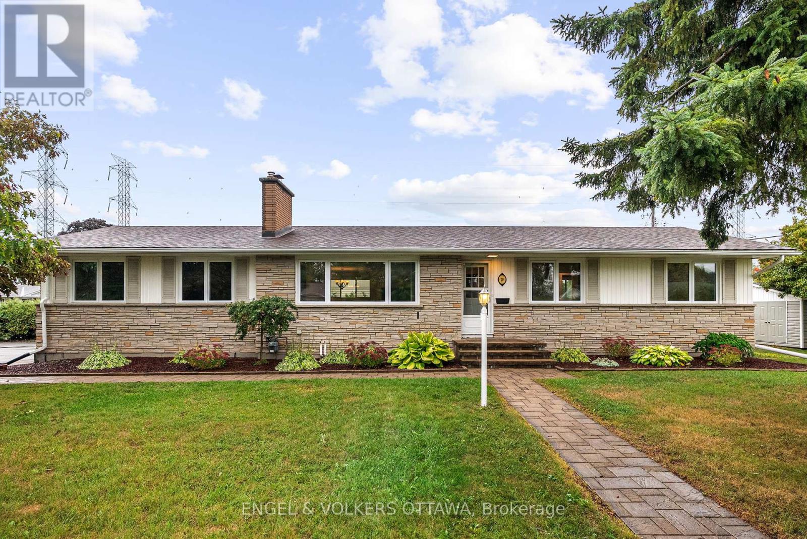 20 Gary Avenue, Ottawa, Ontario  K2G 3L3 - Photo 1 - X12437124