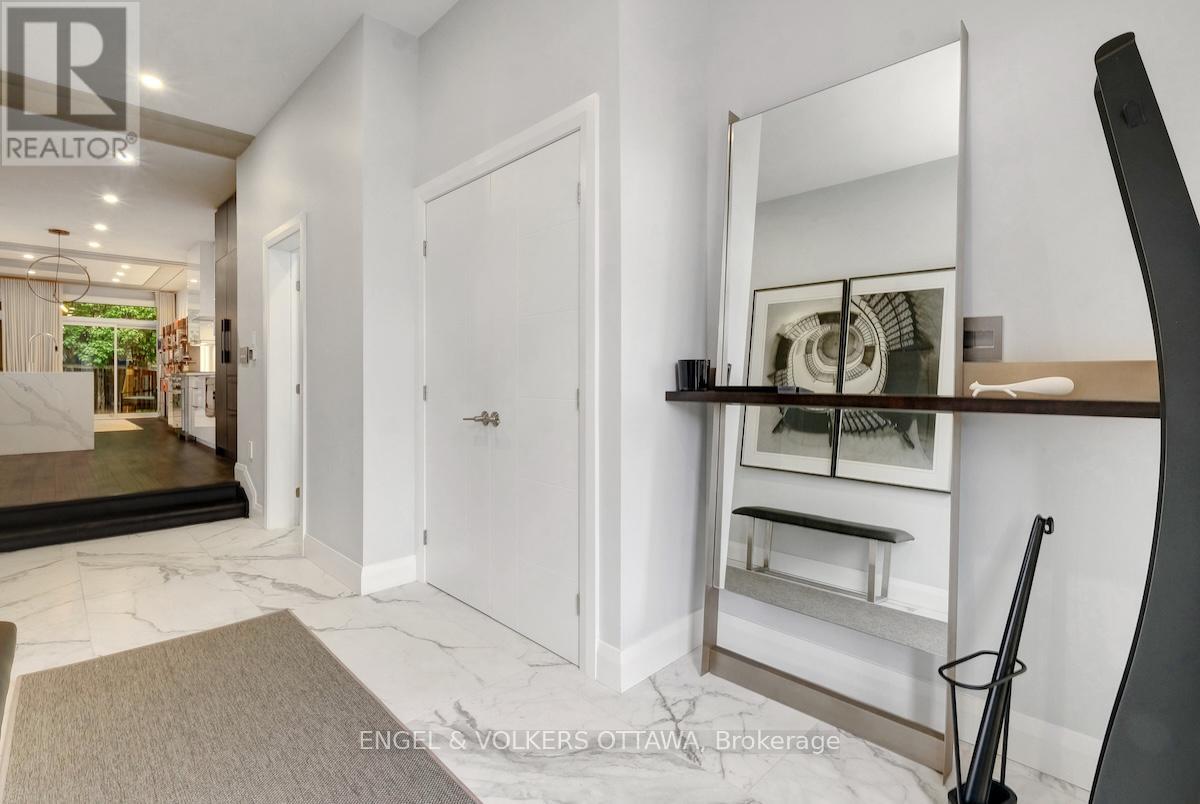 305 Westhill Avenue, Ottawa, Ontario  K1Z 7H7 - Photo 5 - X12437279