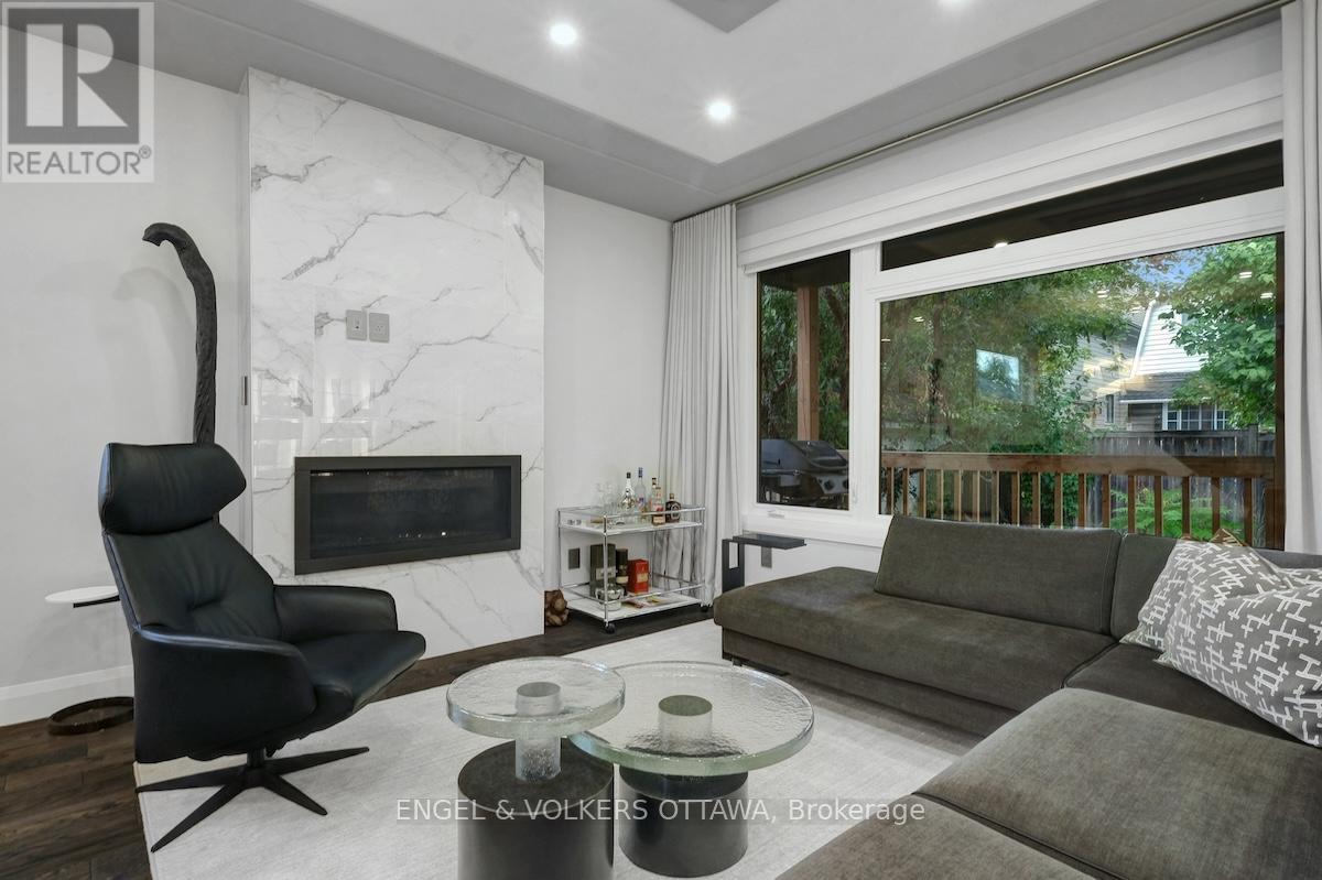 305 Westhill Avenue, Ottawa, Ontario  K1Z 7H7 - Photo 9 - X12437279
