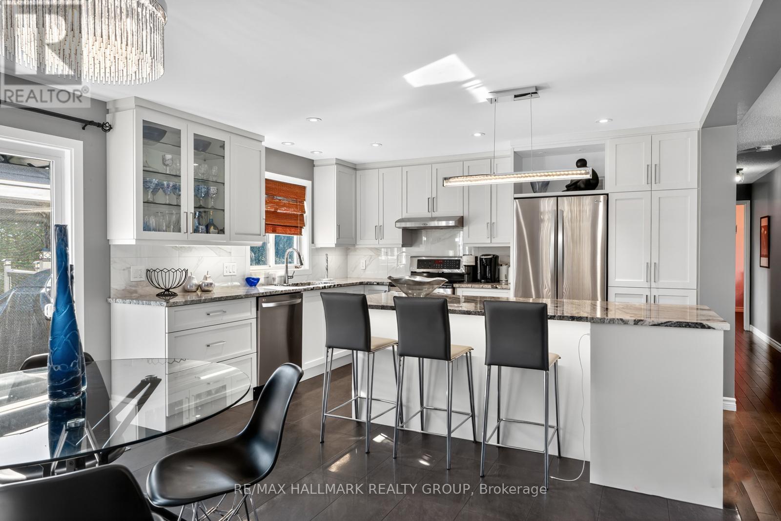 2851 Glenwood Drive, Ottawa, Ontario  K0A 2P0 - Photo 10 - X12437280