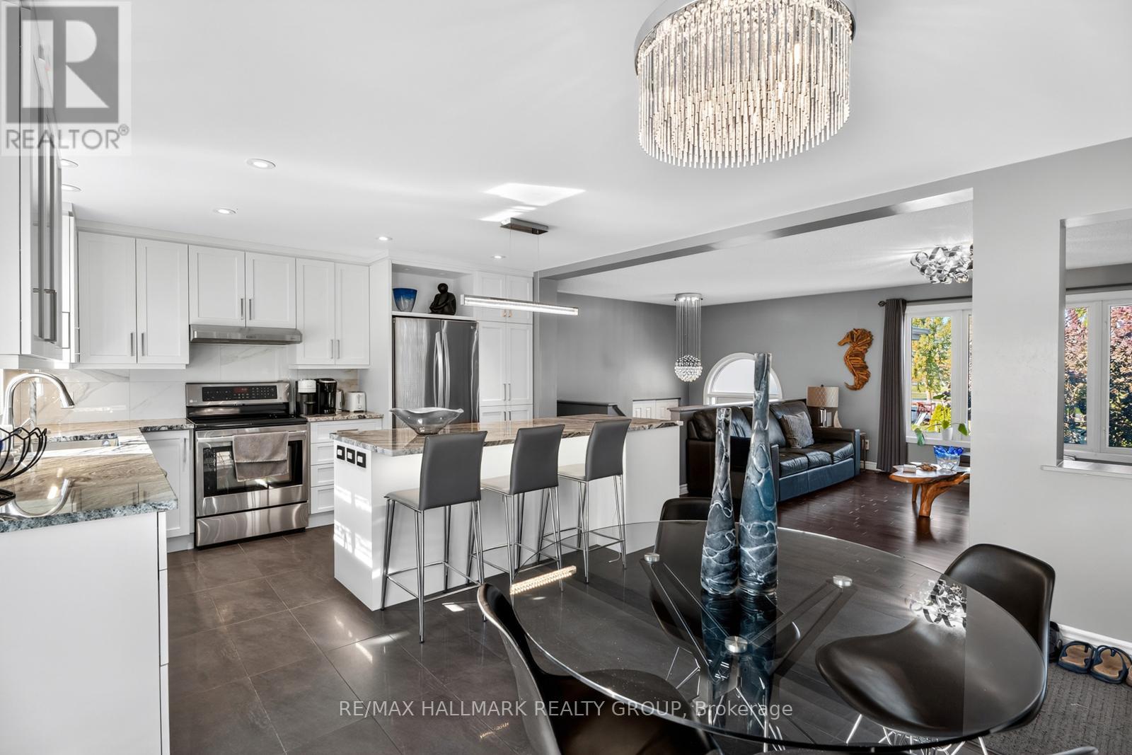 2851 Glenwood Drive, Ottawa, Ontario  K0A 2P0 - Photo 14 - X12437280