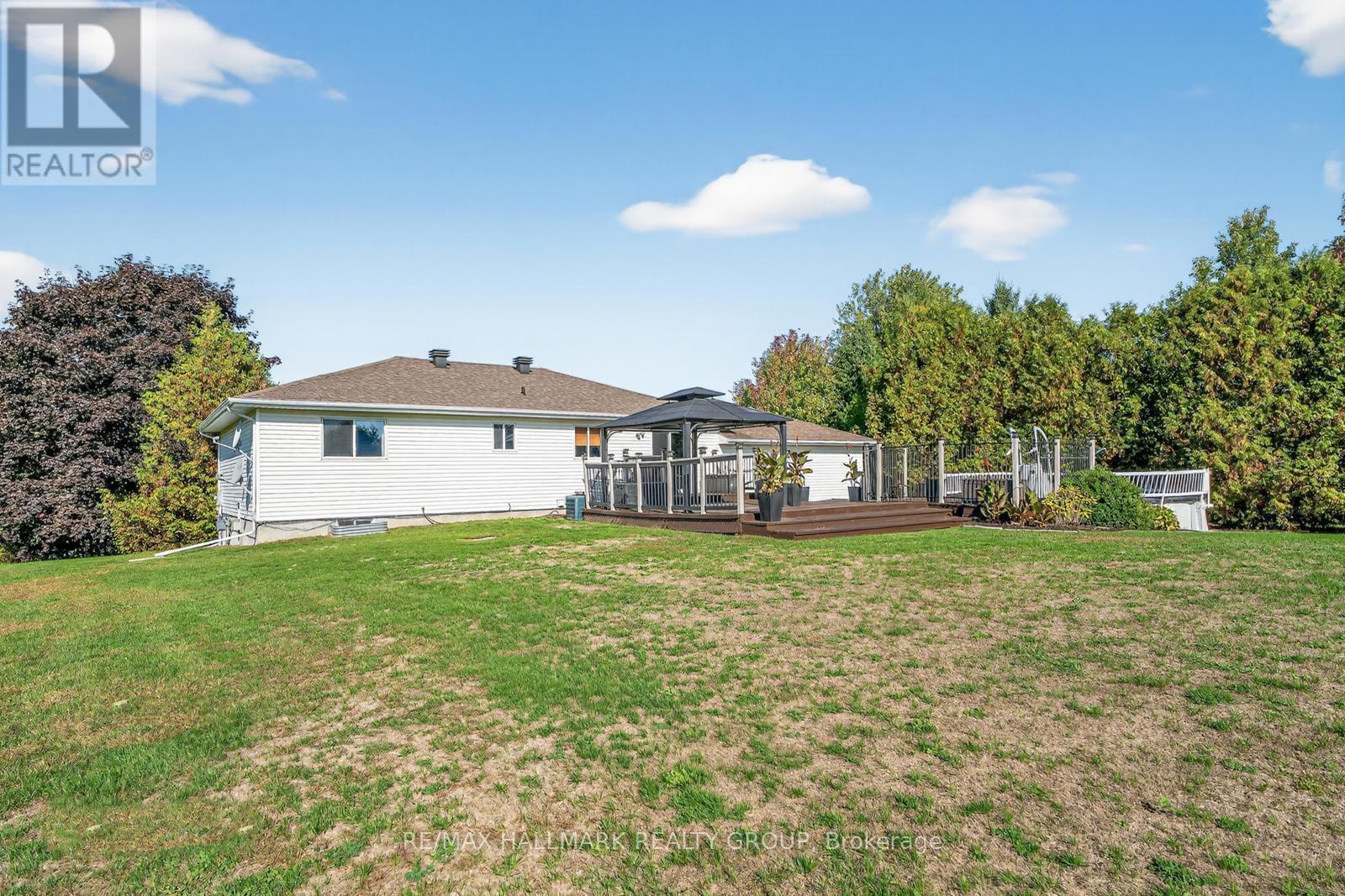 2851 Glenwood Drive, Ottawa, Ontario  K0A 2P0 - Photo 32 - X12437280