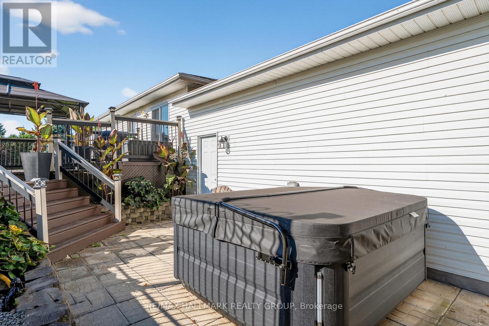 2851 Glenwood Drive, Ottawa, Ontario  K0A 2P0 - Photo 37 - X12437280