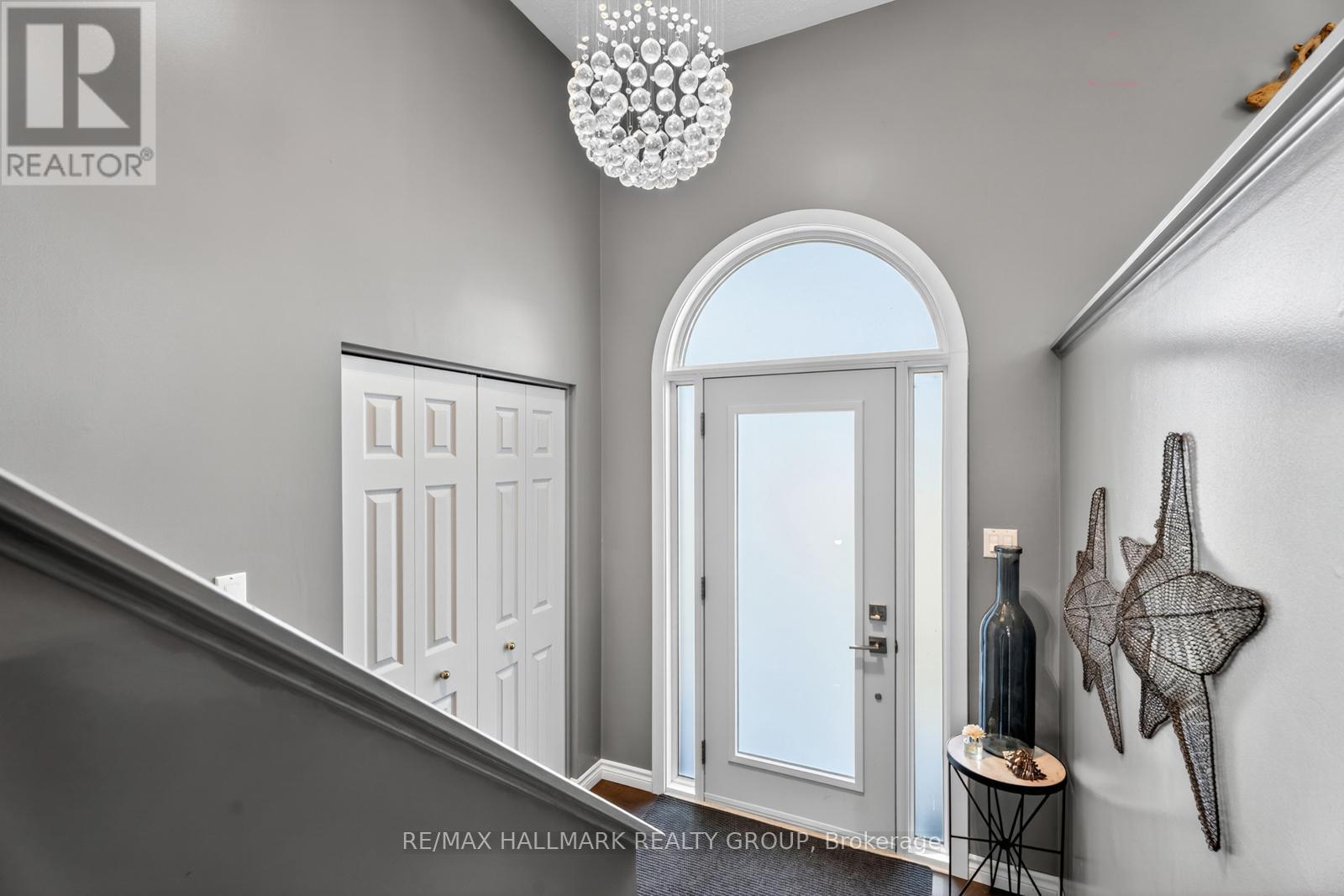 2851 Glenwood Drive, Ottawa, Ontario  K0A 2P0 - Photo 5 - X12437280