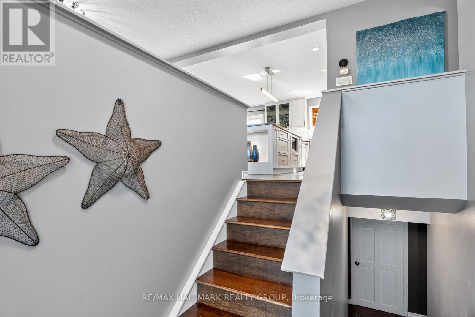 2851 Glenwood Drive, Ottawa, Ontario  K0A 2P0 - Photo 6 - X12437280