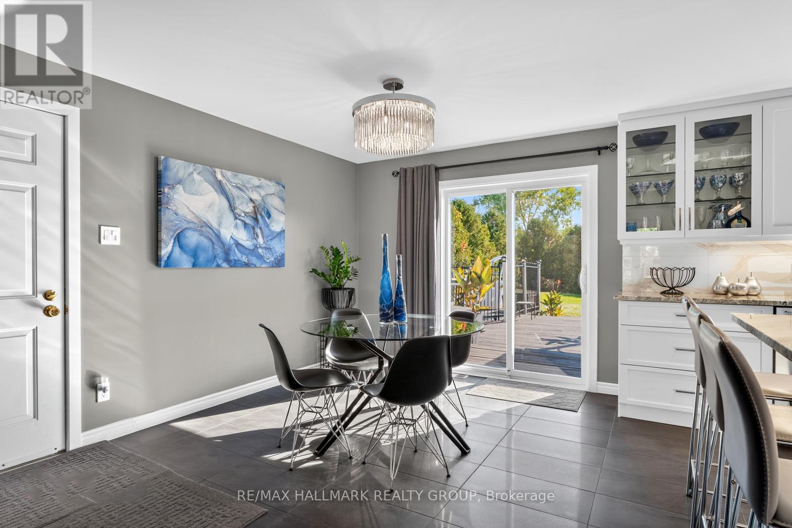 2851 Glenwood Drive, Ottawa, Ontario  K0A 2P0 - Photo 9 - X12437280