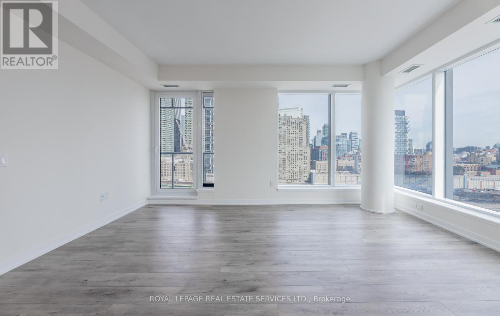 1307 - 28 Freedland Street, Toronto, Ontario  M5E 0E3 - Photo 6 - C12437012