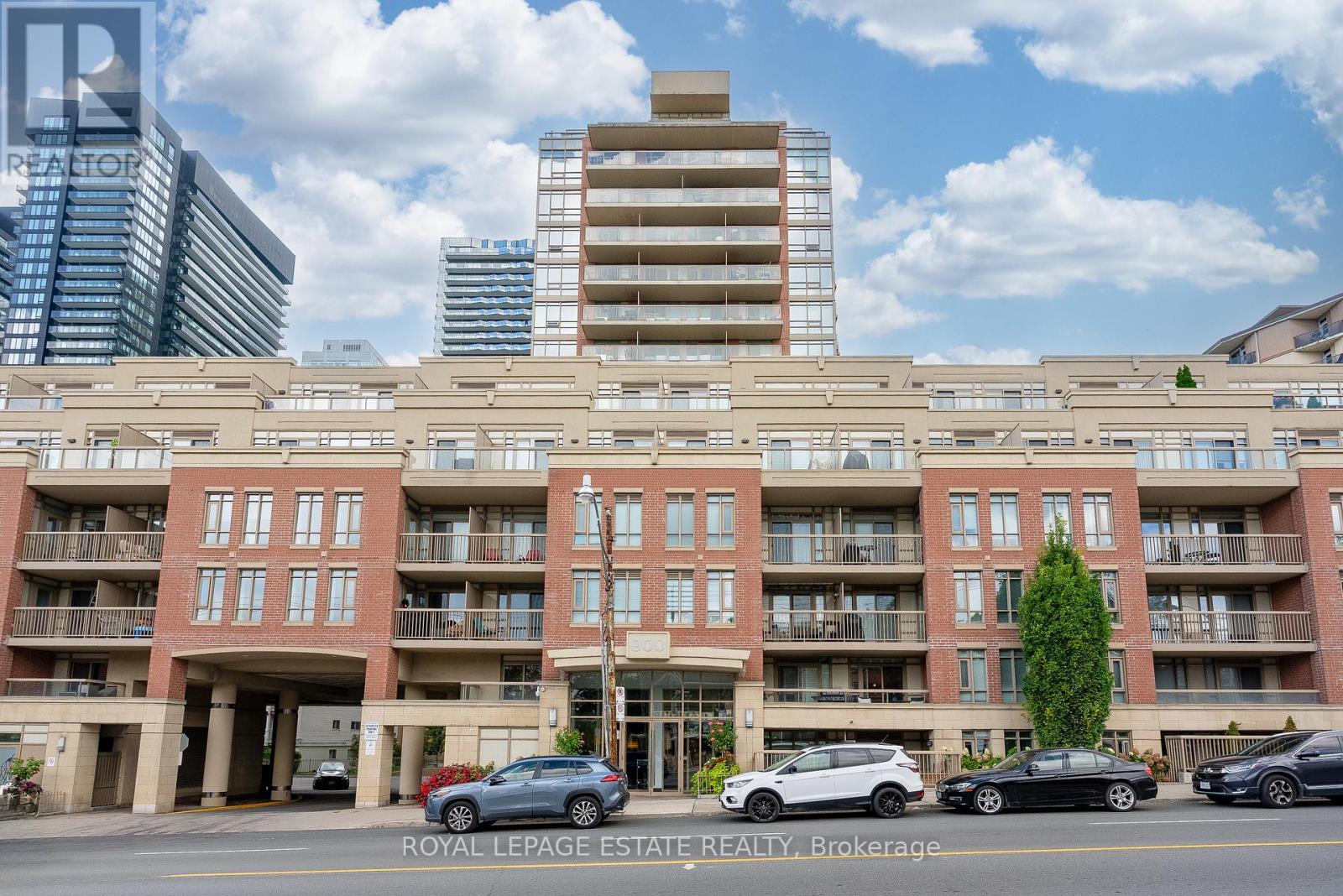 313 - 900 MOUNT PLEASANT ROAD, Toronto, Ontario