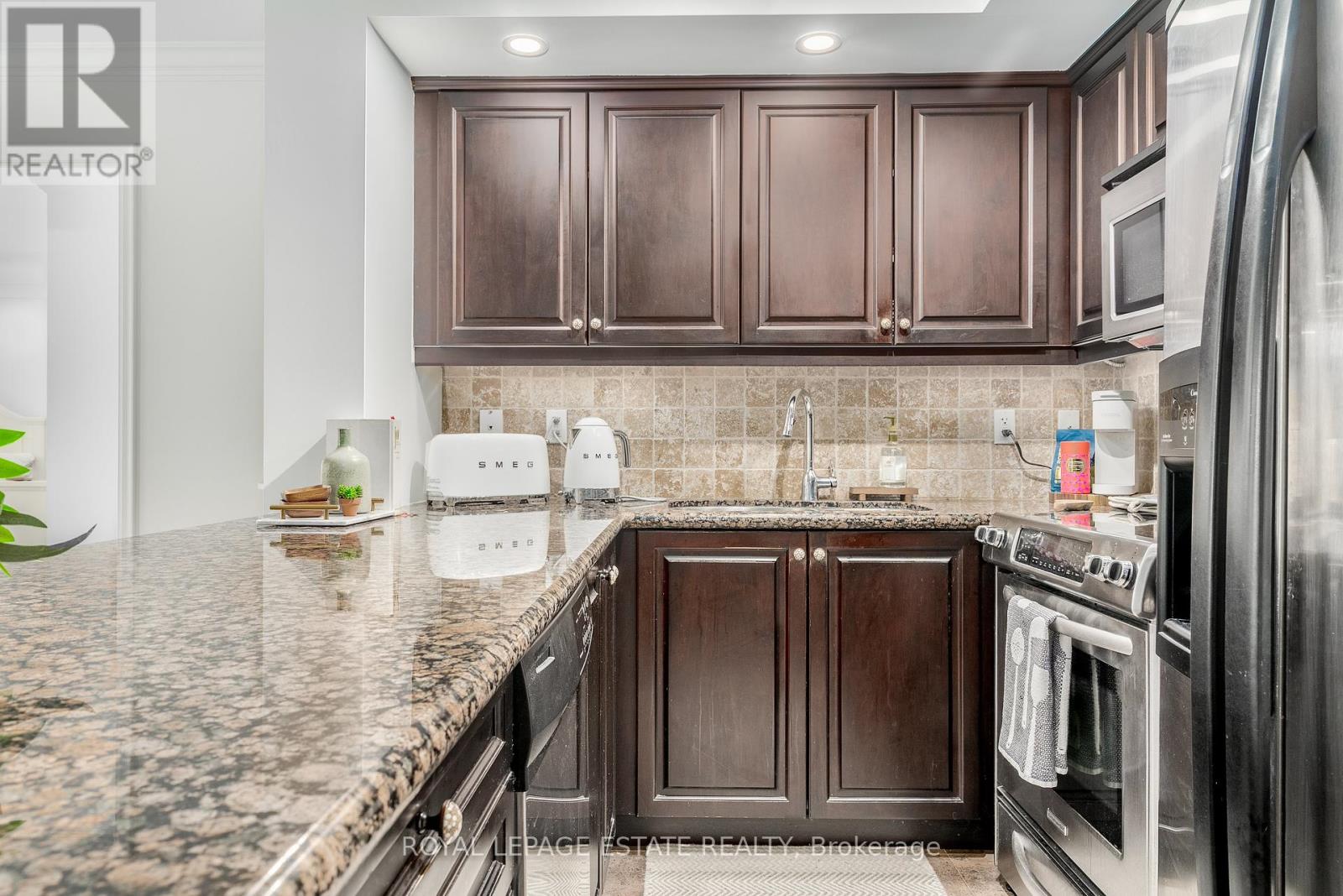 313 - 900 Mount Pleasant Road, Toronto, Ontario  M4P 3J9 - Photo 21 - C12437018
