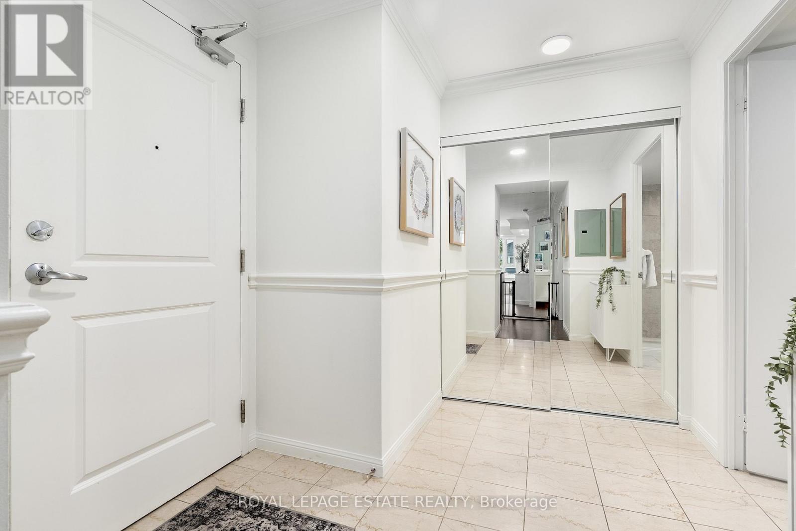 313 - 900 Mount Pleasant Road, Toronto, Ontario  M4P 3J9 - Photo 3 - C12437018