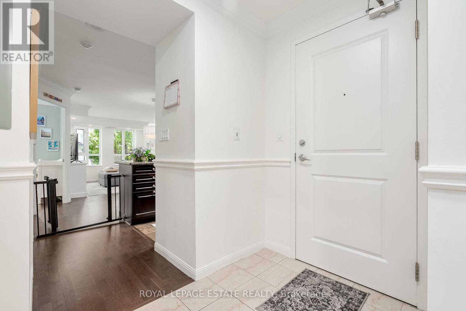313 - 900 Mount Pleasant Road, Toronto, Ontario  M4P 3J9 - Photo 5 - C12437018