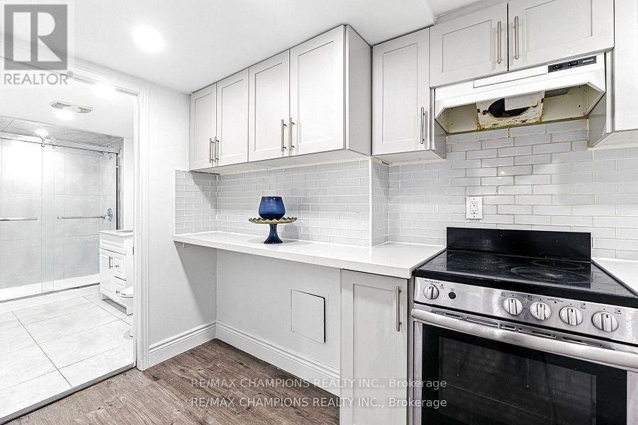35 Hercules Court, Brampton, Ontario  L6S 1X6 - Photo 4 - W12436706