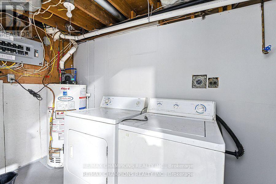 35 Hercules Court, Brampton, Ontario  L6S 1X6 - Photo 7 - W12436706