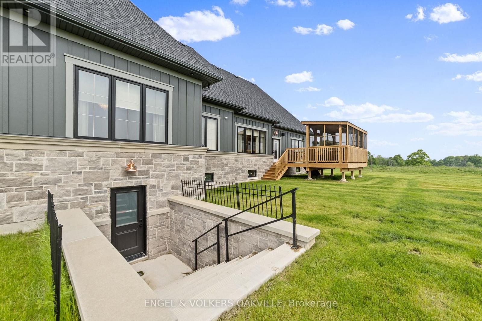 91 Logan Road, Caledon, Ontario  L7E 4L5 - Photo 40 - W12436719
