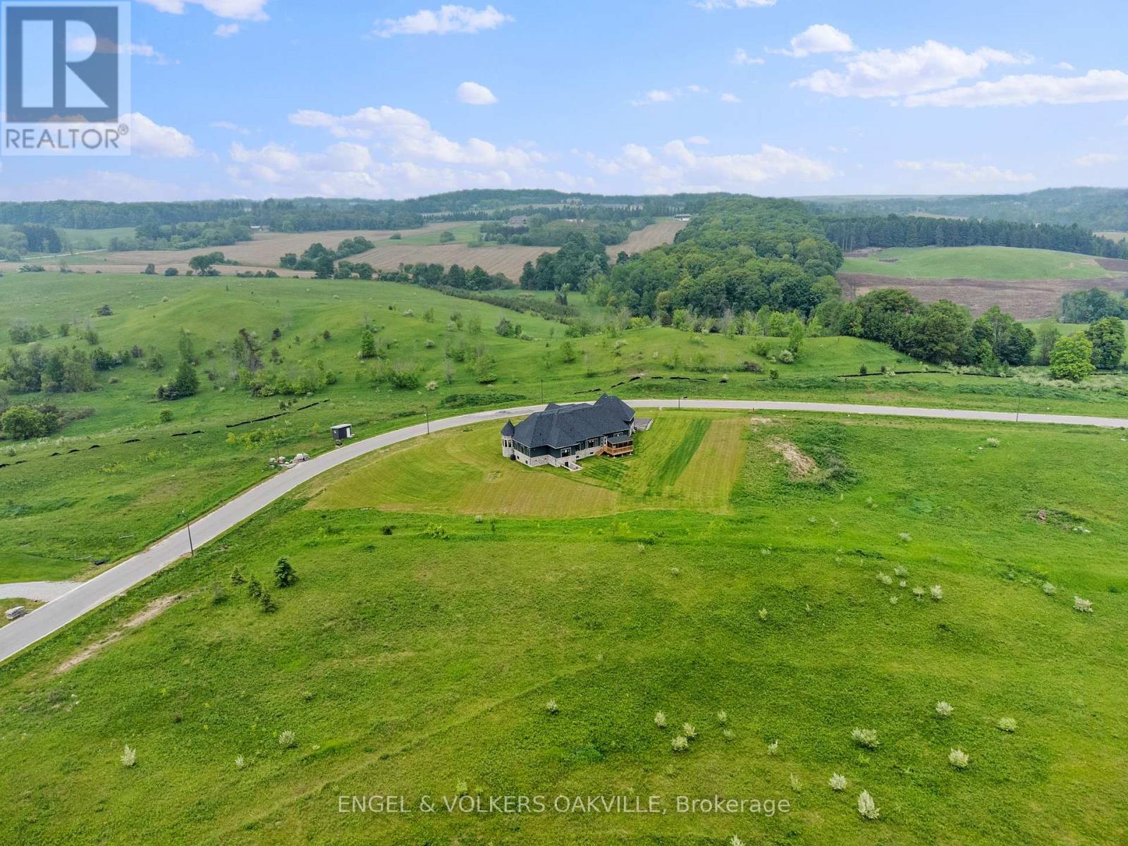 91 Logan Road, Caledon, Ontario  L7E 4L5 - Photo 45 - W12436719