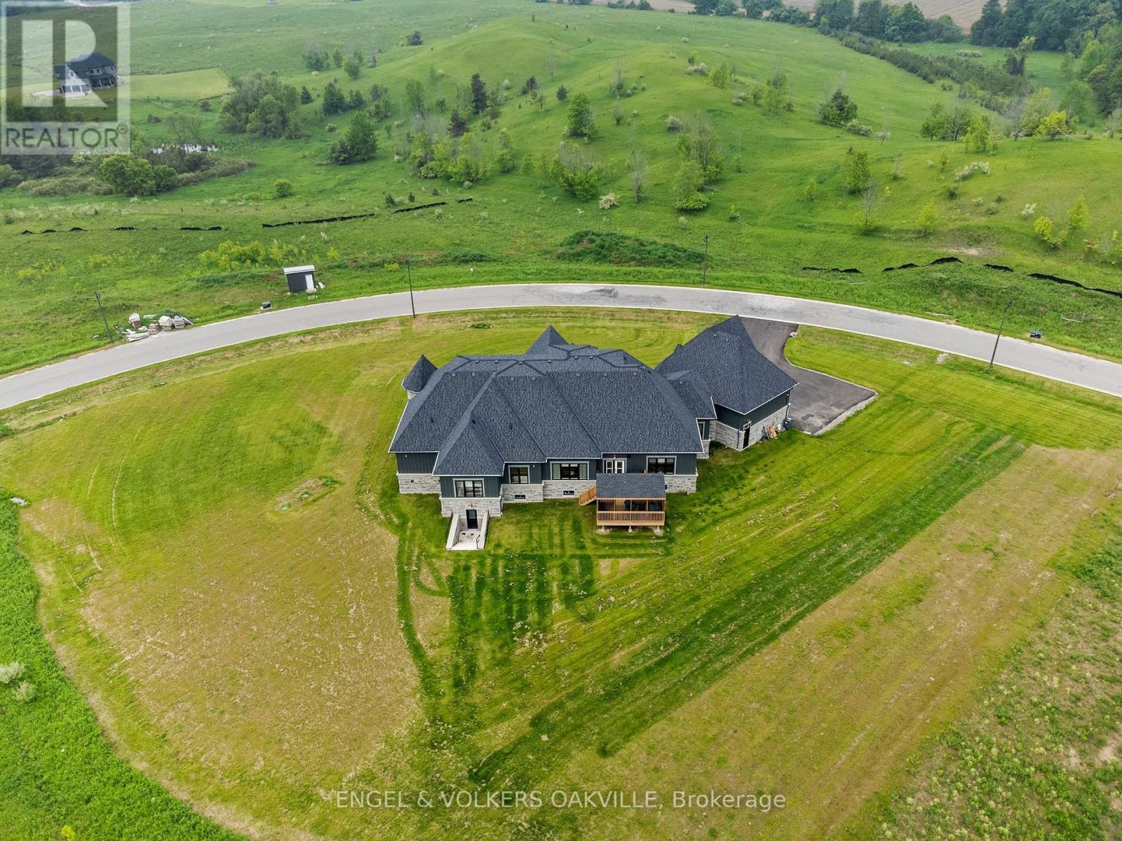 91 Logan Road, Caledon, Ontario  L7E 4L5 - Photo 48 - W12436719