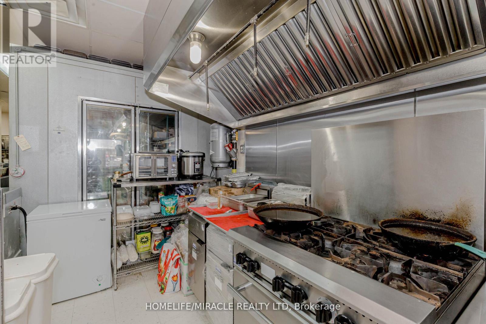 23 - 128 Queen Street S, Mississauga, Ontario  L5M 1K8 - Photo 27 - W12436736