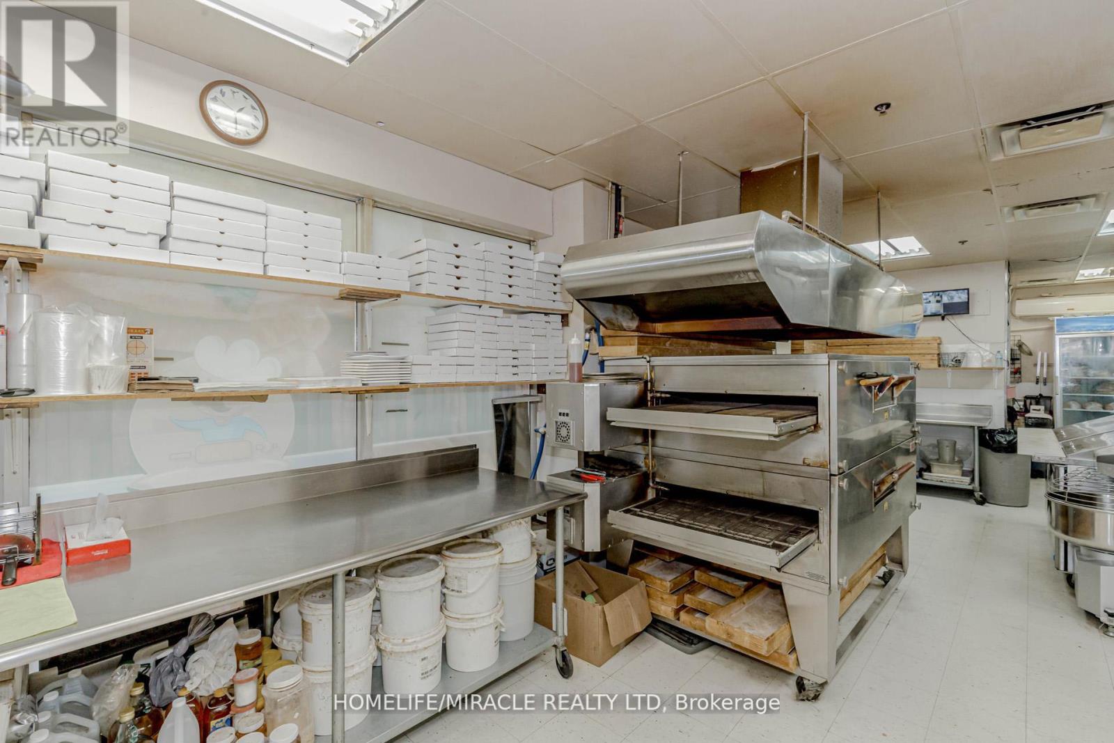 23 - 128 Queen Street S, Mississauga, Ontario  L5M 1K8 - Photo 31 - W12436736