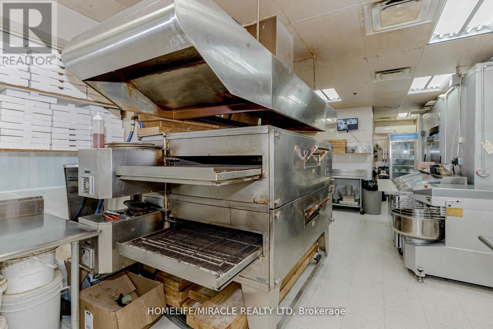 23 - 128 Queen Street S, Mississauga, Ontario  L5M 1K8 - Photo 33 - W12436736