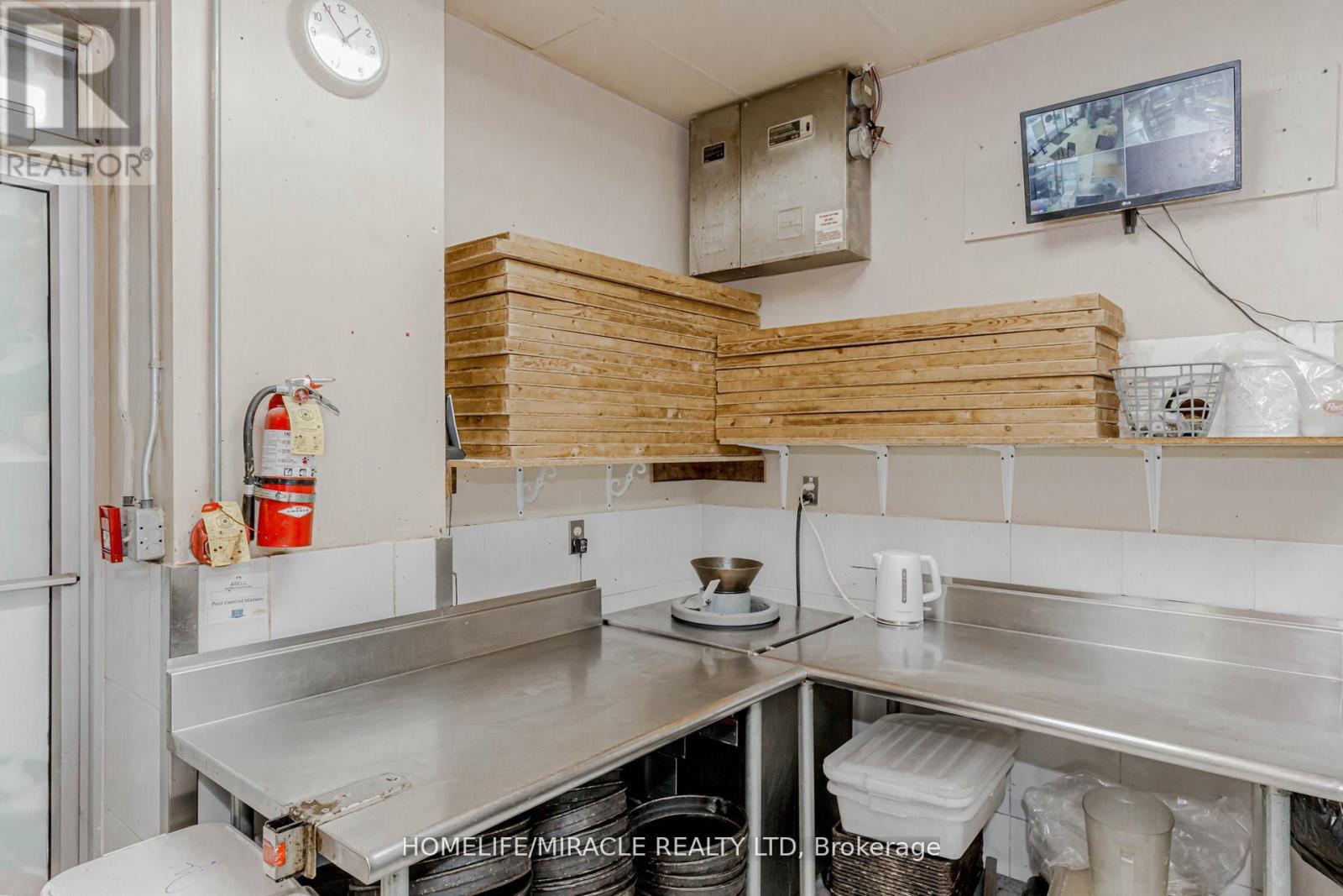 23 - 128 Queen Street S, Mississauga, Ontario  L5M 1K8 - Photo 39 - W12436736