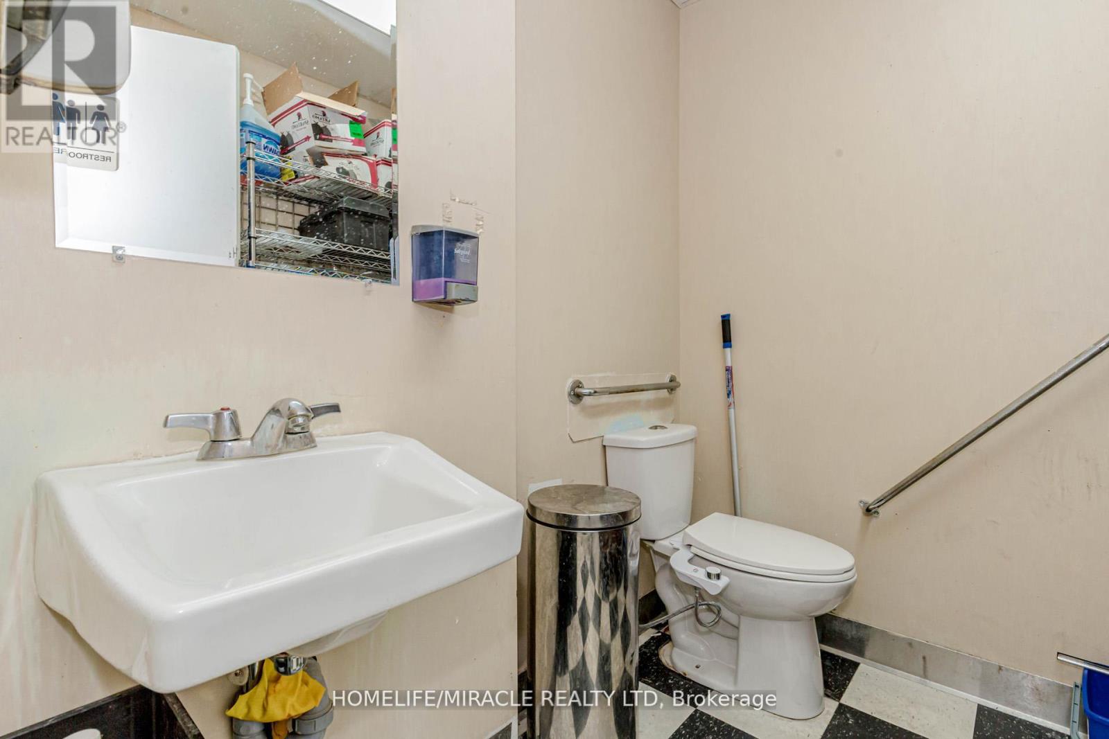 23 - 128 Queen Street S, Mississauga, Ontario  L5M 1K8 - Photo 47 - W12436736