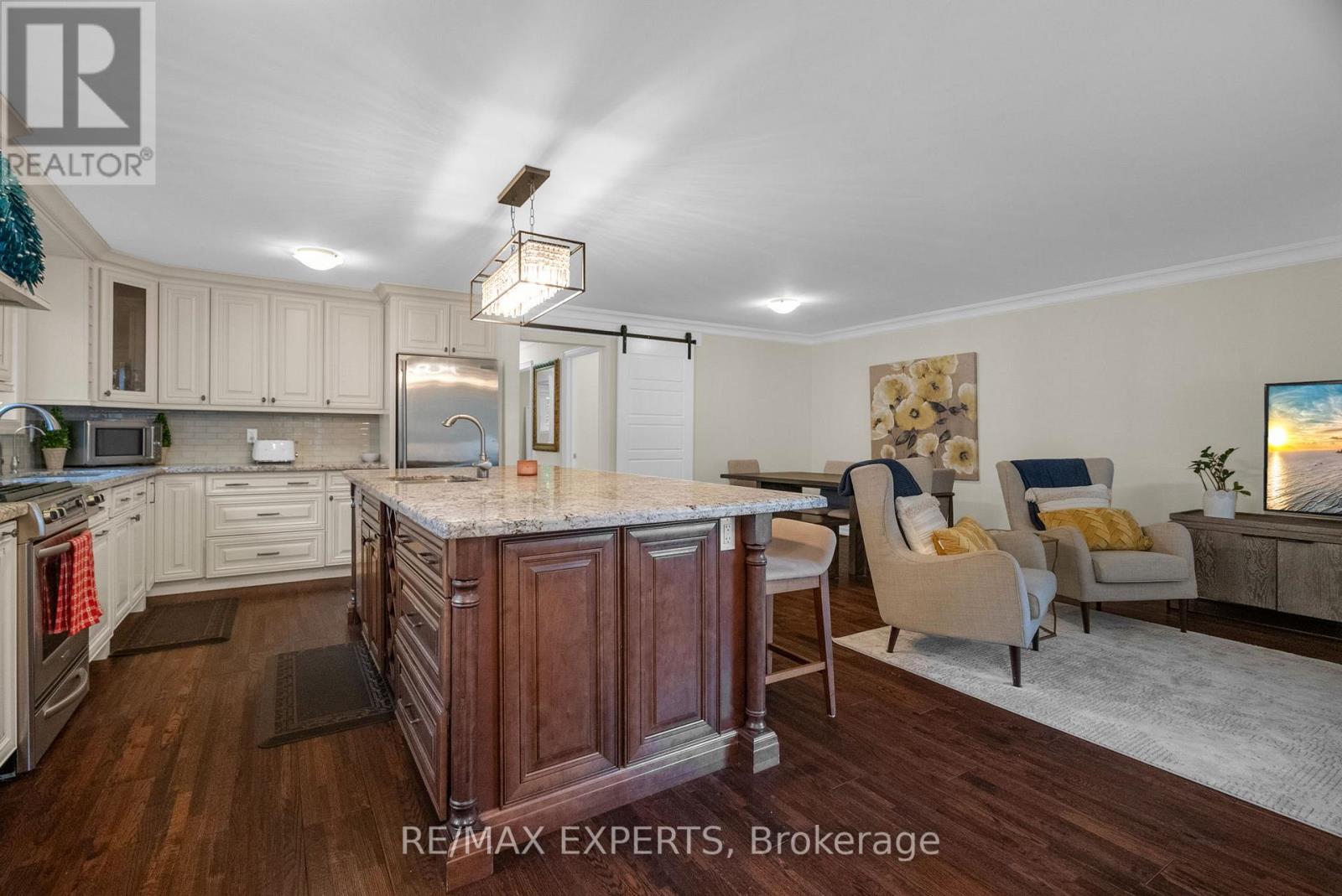 173 Kingsview Drive, Caledon, Ontario  L7E 3W8 - Photo 5 - W12436743