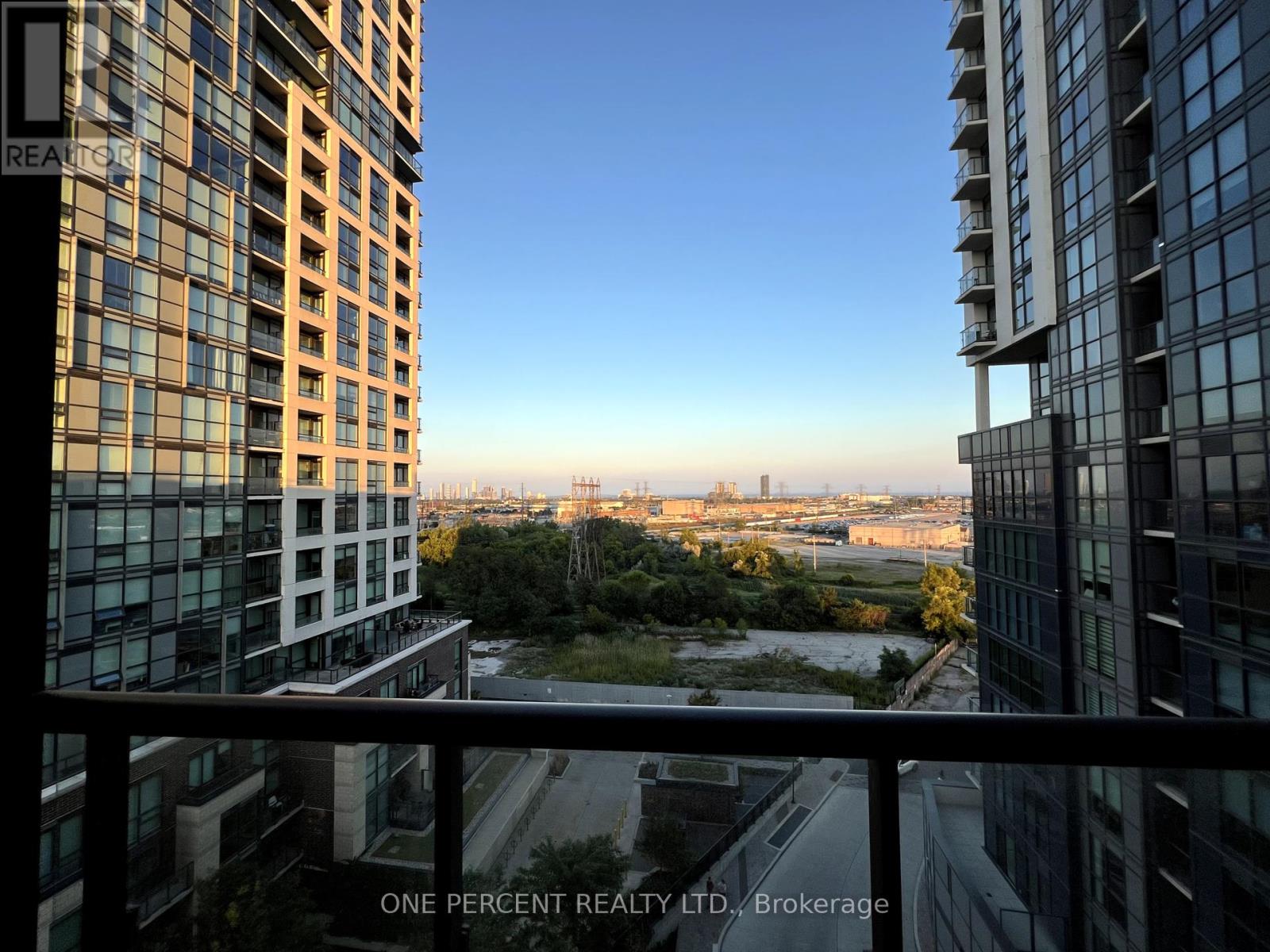 819 - 50 Thomas Riley Road, Toronto, Ontario  M9B 0C1 - Photo 5 - W12436803
