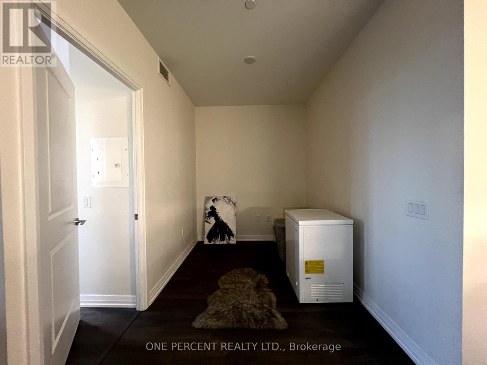 819 - 50 Thomas Riley Road, Toronto, Ontario  M9B 0C1 - Photo 6 - W12436803